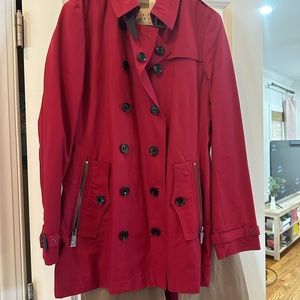 Burberry short light trench coat